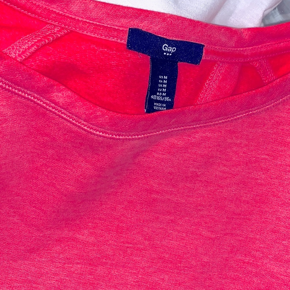Gap sweatshirt with open back